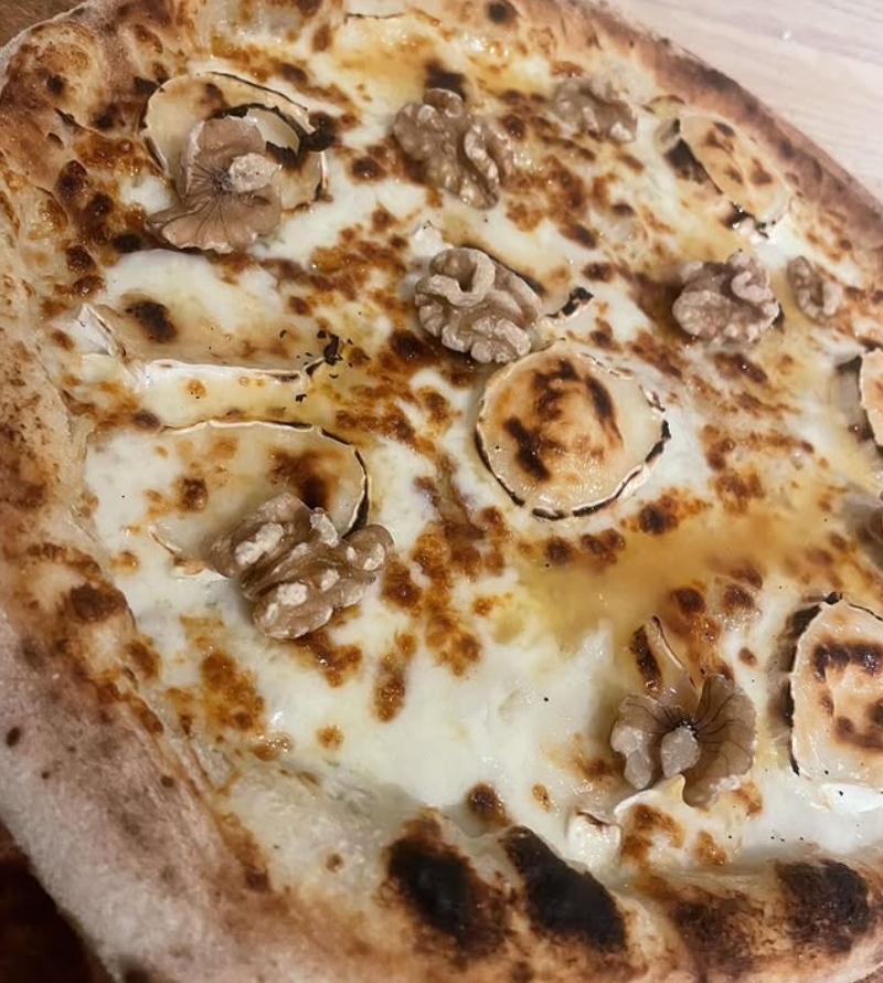 Pizza chèvre miel noix